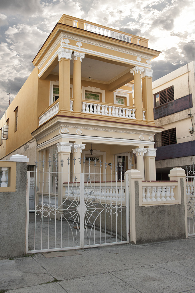 Room with twin bed Casa Particular in Havana, Cuba