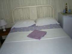 Smaller Room with a double bed in Holguin